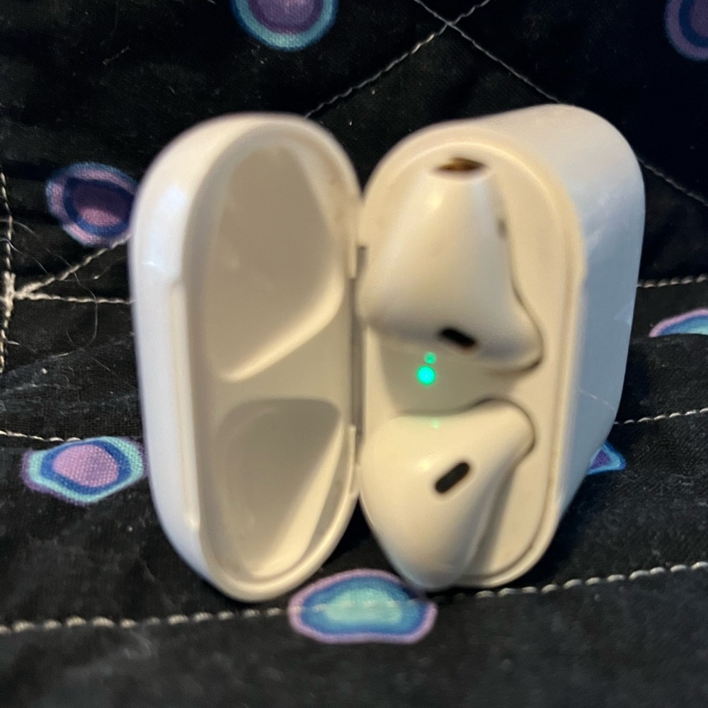 AirPods